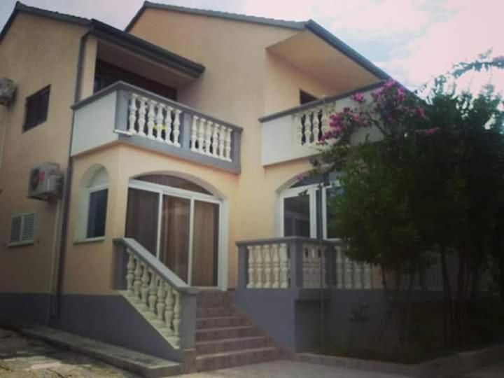 Apartman Vukoja Pakostane Pakoštane Exterior foto